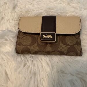 Coach Medium Grace Wallet in Signature Canvas